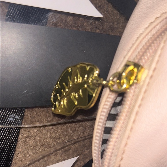 Luv Betsey by Betsey Johnson Butterfly Wings mini Backpack in pink faux leather - Picture 6 of 9